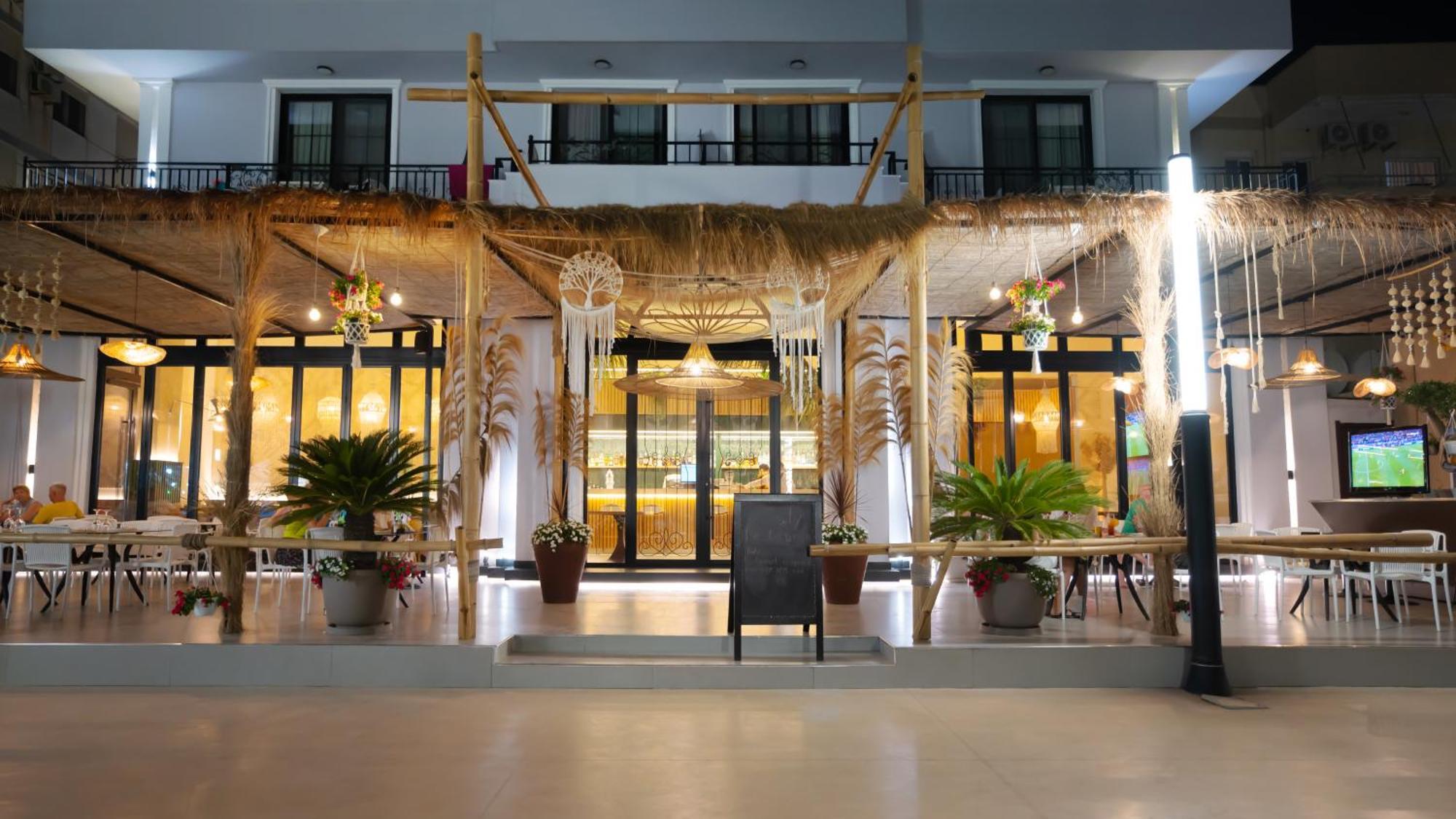 Hotel Saly Durrës Extérieur photo